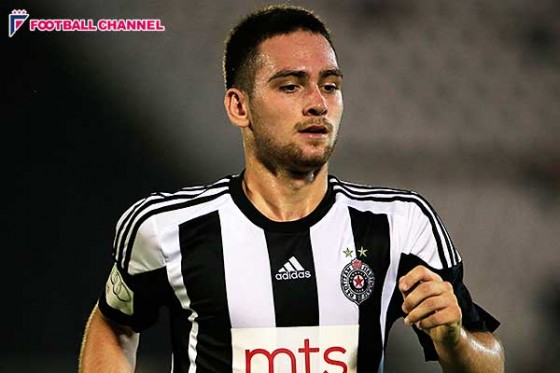 ドルトムント、セルビアの神童MF獲得を検討か？　17歳で代表デビュー果たす