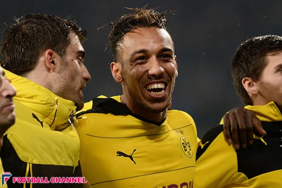 オーバメヤンがドルトムントの練習に合流。監督とハグで移籍は一旦封印？