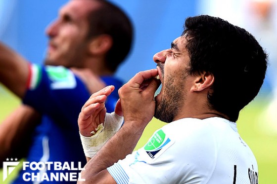 スアレス、バルサ移籍の要因は“噛み付き事件”!?　元SDが獲得の舞台裏明かす