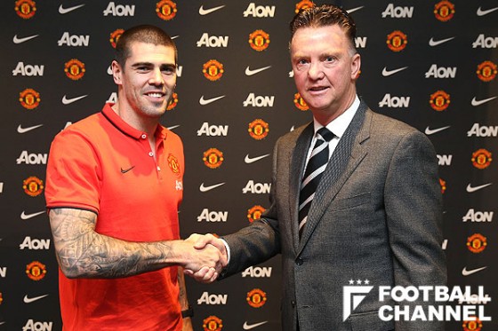 V・ファールに退けられるバルデス、マンU脱出へ。川島の古巣スタンダールが救済か