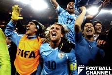 2010年のW杯ではチームを4位に導き、フォルランは大会MVPに輝いた