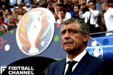 大会中に戦い方を転換させたフェルナンド・サントス監督