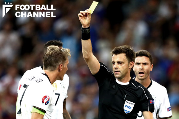 EURO準決勝の“超難度”判定を主審が振り返る「手が触れたのは一瞬だった