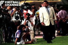 オフト監督（右）と衝突したラモス瑠偉（左）