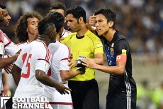 UAEの選手と口論になる長谷部誠