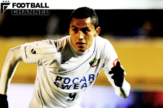 2013年のJ1昇格プレーオフ準決勝でPKを決めたドウグラス