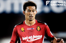 家長はスペインのマジョルカでもプレーした