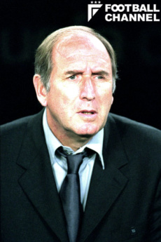 98年シーズンに横浜フリューゲルスの監督を務めたレシャック。メッシを見出した人物としても知られる