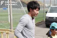 練習場ではファンとの交流で笑顔を見せたことも。クラブのサポートを受け状態は上向き