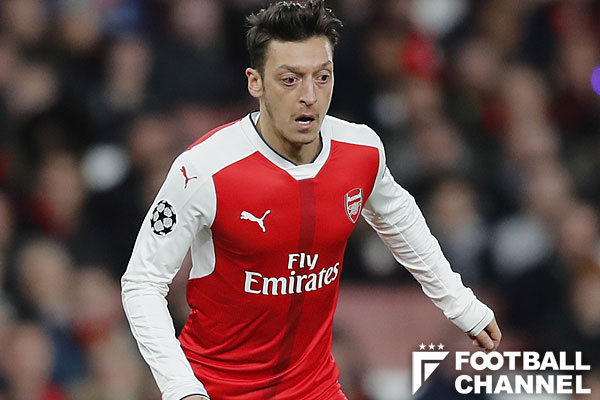 エジル、アーセナルと契約延長間近？ 「すぐに話して決める