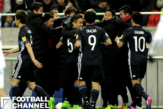 自身のゴール後はベンチメンバーとも得点を喜んだ