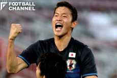 負傷により本大会出場はならなかったが、リオ五輪代表では植田、岩波らとセンターバックの座を争っていた奈良