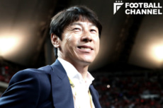 韓国代表を率いるシン・テヨン監督