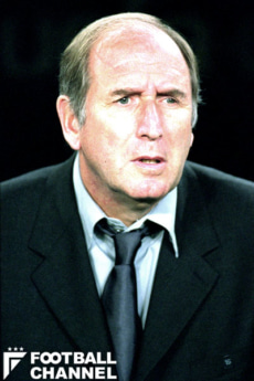 エンゲルス氏の前任監督であったカルロス・レシャック氏。FCバルセロナで選手・指導者として活躍した。メッシを見出したことでも有名