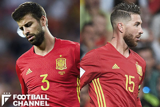 スペイン代表のジェラール・ピケ（左）とセルヒオ・ラモス（右）