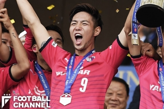 20171104_sugimoto_getty-1-560x373