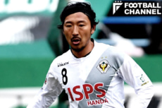 東京ヴェルディのMF中後雅喜。プレーオフ圏内争いの渦中にあるチームを下支えしている