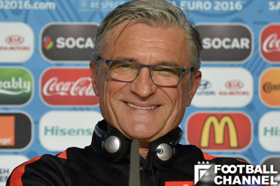 アダム・ナバウカ