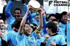 シャーレが等々力陸上になかったこともあり、セレモニーでは風呂桶を掲げた