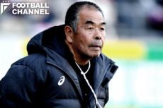 長崎総合科学大学附属高校の小嶺監督