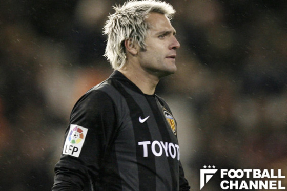 サンティアゴ・カニサレス