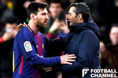 現在はメッシなど強烈な個性をもつ選手が揃うバルセロナで監督を務めているバルベルデ