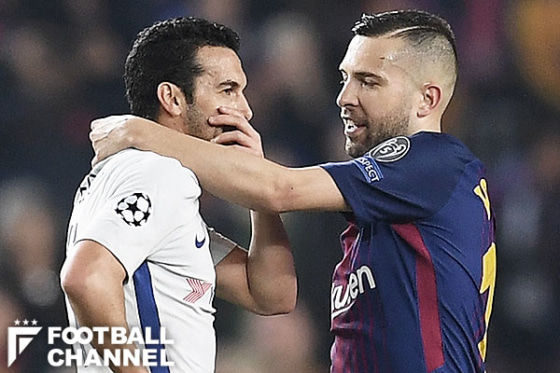 チェルシー（左）とバルセロナ（右）