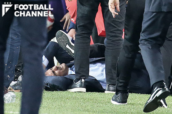 シェノル・ギュネシュ監督