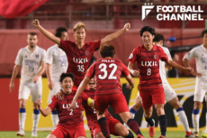 得点後の鹿島アントラーズ