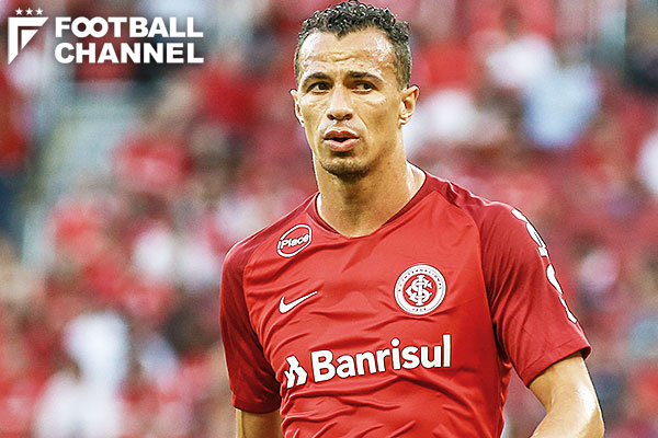 Jリーグに元ブラジル代表FWが来る!? 競合現れインテルナシオナルが獲得