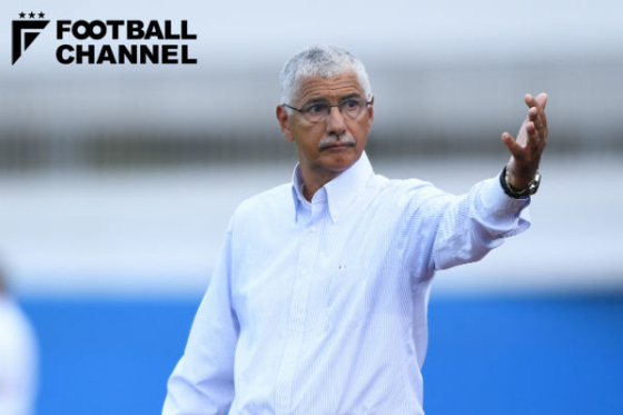 タヴァレス監督