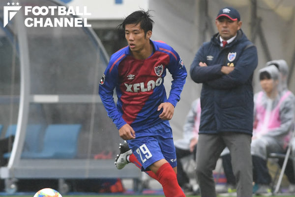 岡崎慎【写真：Getty Images】