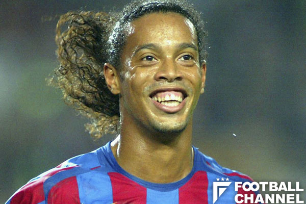 ロナウジーニョのみが操るタイミング。チェルシーの守備を破壊した一