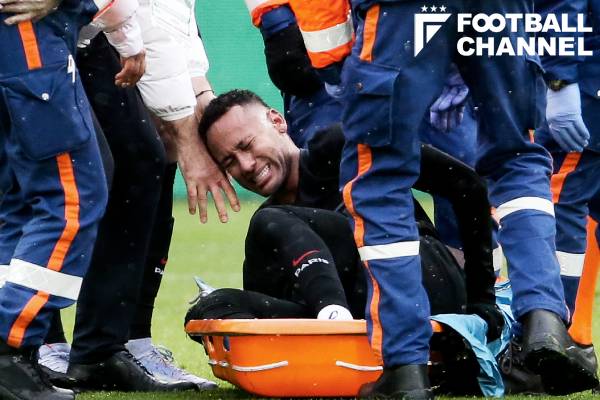 これは演技じゃない！ ネイマールが相手のタックル受け大号泣。運悪く