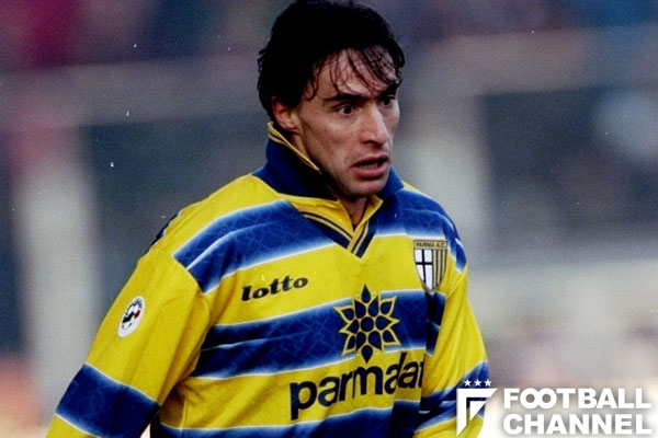 そのフェイント、GKへのワナ！ユベントスFW父の絶妙ループ弾