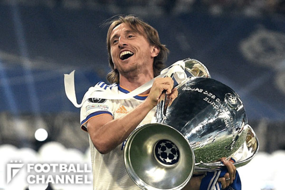 レアル、36歳モドリッチの契約延長を発表。中盤の重鎮が11年目の