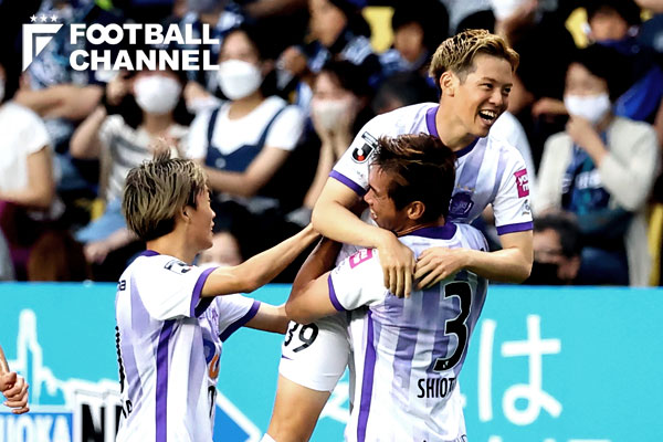 好調サンフレッチェ広島が4連勝 ドウグラス ヴィエイラ2発などでアビスパ福岡撃破 J1第18節結果 フットボールチャンネル 好調サンフレッチェ広島が4連勝 ドウグラス ヴィエイラ2発などでアビスパ福岡撃破 J1第18節結果 フットボールチャンネル