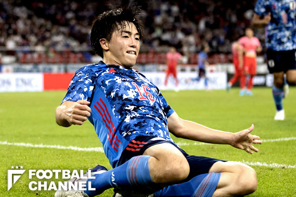 サッカー日本代表、相馬勇紀がE-1選手権MVP受賞。最優秀DFには谷口彰悟 