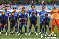 J2リーグ最高額のクラブはどこだ？ クラブ市場価値ランキング【2023年最新版】6位：V・ファーレン長崎（試合開始前のチーム写真）