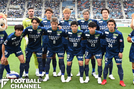 J2リーグ最高額のクラブはどこだ？ クラブ市場価値ランキング【2023年最新版】7位：徳島ヴォルティス（試合開始前のチーム写真）