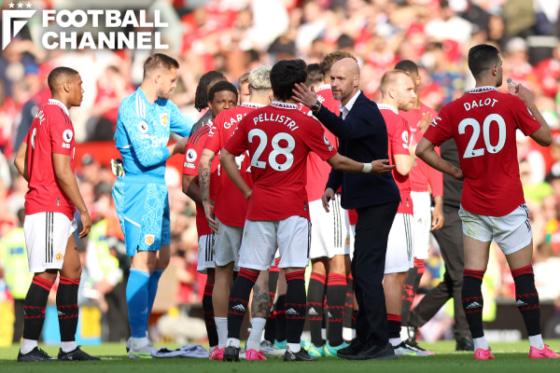 エリック・テン・ハフ監督とマンチェスター・ユナイテッドの選手たち