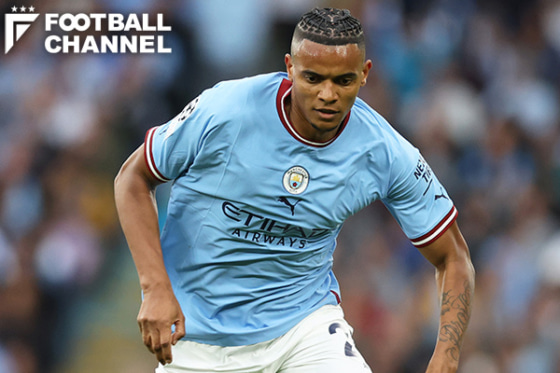 マンチェスター・シティに所属するマヌエル・アカンジ