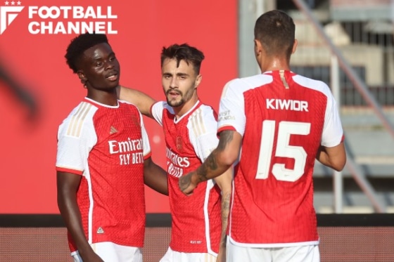 2023/24シーズンのプレシーズンマッチでゴールを決めて喜ぶアーセナルFWブカヨ・サカ