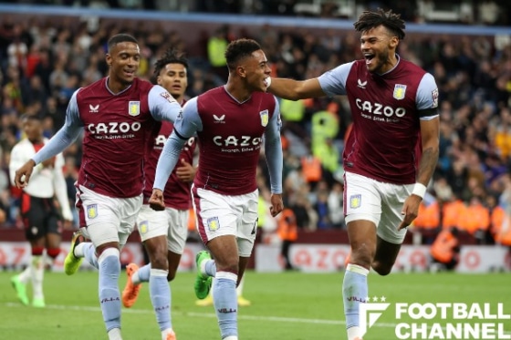 サウサンプトン相手に決勝ゴール決めて喜ぶアストン・ヴィラの選手たち