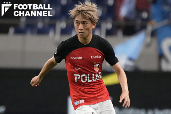 浦和レッズに所属する小泉佳穂