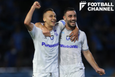 川崎フロンターレ戦でゴールを決めたフアン・アラーノとイッサム・ジェバリ