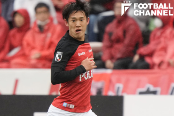 浦和レッズに所属するMF明本考浩