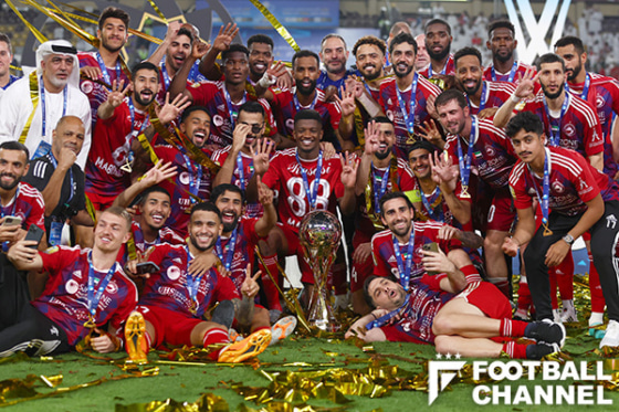 優勝を喜ぶシャールジャの選手たち