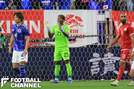 チュニジア代表戦に出場したサッカー日本代表GK鈴木彩艶