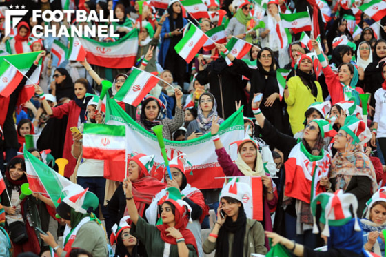 アザディ・スタジアムでイラン代表戦を観戦